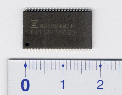 FRAM de 4 Mb con interfaz paralela