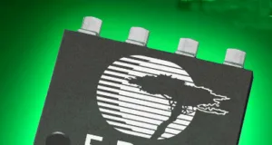 Memoria no volátil F-RAM paralela