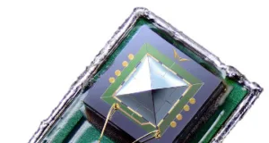 Micrófono MEMS piezoeléctrico con SNR de 68 dB Micrófono MEMS piezoeléctrico con SNR de 68 dB