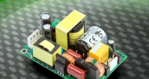 Mini fuente de alimentación de 130 W Mini fuente de alimentación de 130 W