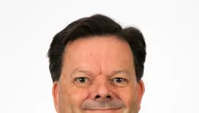 Mark Burr-Lonnon vicepresidente senior de Global Service Mark Burr-Lonnon vicepresidente senior de Global Service