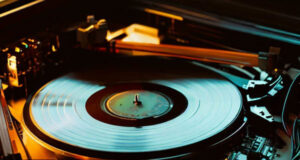 La revolución de la electrónica en los giradiscos modernos La revolución de la electrónica en los giradiscos modernos